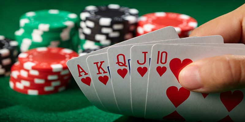 Luật chơi cơ bản đối với trò chơi đánh bài Poker trực tuyến